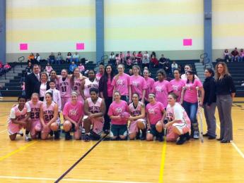 Wildcats Take Lynx in Final Seconds of Pink Out Game