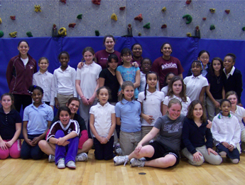 WOMEN'S BASKETBALL HOLDS FREE BASKETBALL CLINIC FOR LOCAL GIRLS