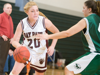 Women's Basketball Falls to Elms College, 56-41