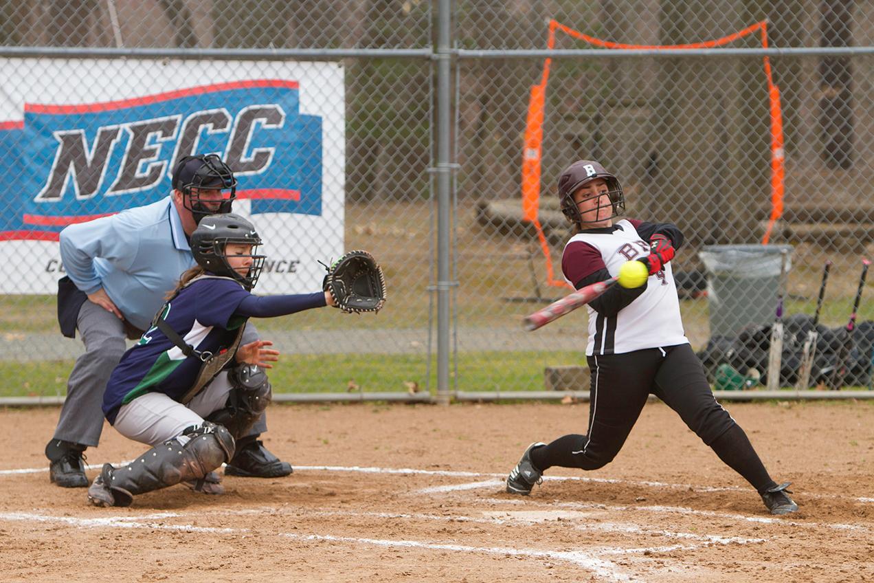 Softball Splits DH with Southern Vermont