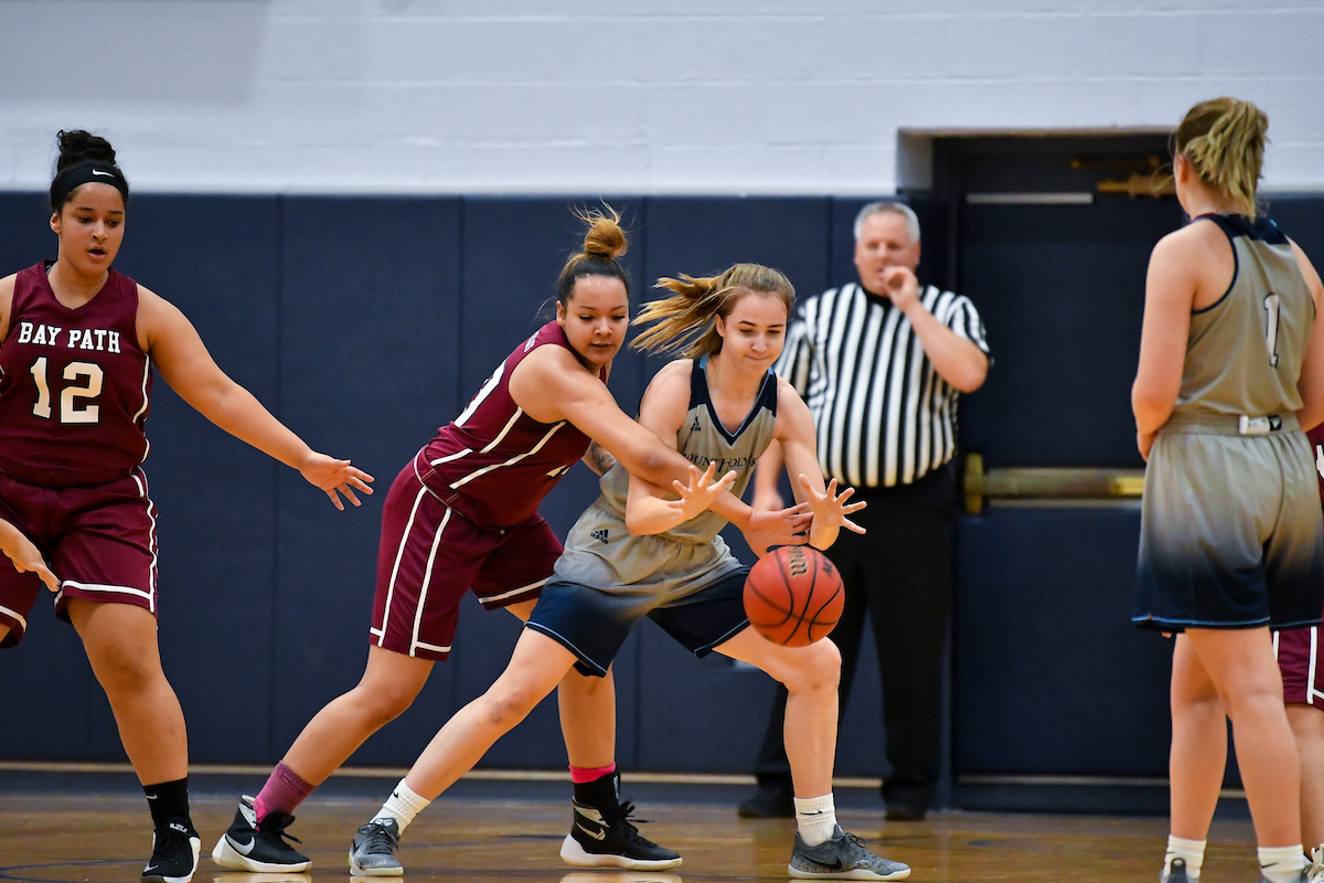 Women's Basketball Downed by New England College